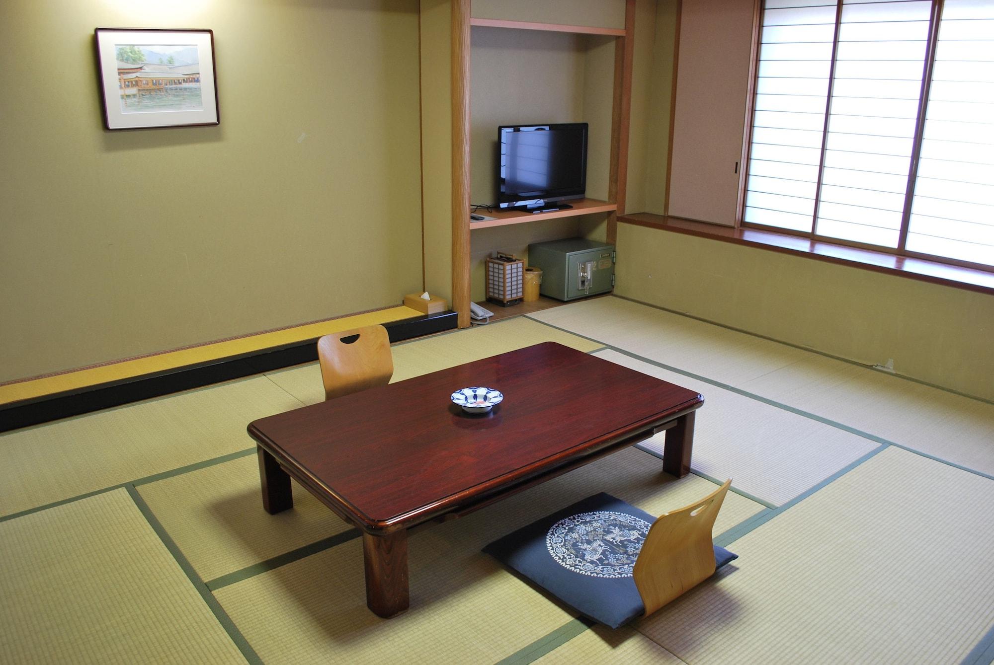 Miyajima Hotel Makoto Itsukushima Екстер'єр фото